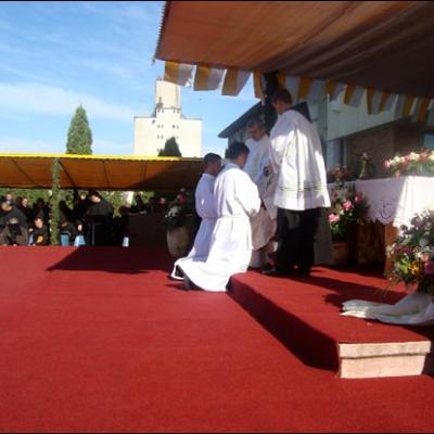 4 octombrie 2009: Roman: Sfinţiri de diaconi la Institutul Teologic Franciscan
