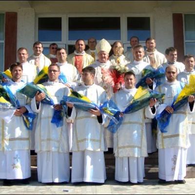 4 octombrie 2009: Roman: Sfinţiri de diaconi la Institutul Teologic Franciscan