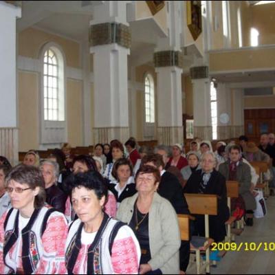 10 octombrie 2009: Butea: Mireasma petalelor de trandafiri (Foto: Iustian-Ionuţ Petre)