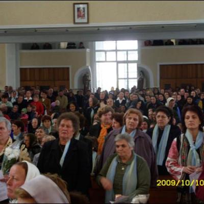 10 octombrie 2009: Butea: Mireasma petalelor de trandafiri (Foto: Iustian-Ionuţ Petre)