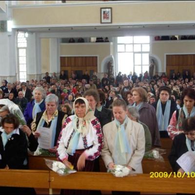 10 octombrie 2009: Butea: Mireasma petalelor de trandafiri (Foto: Iustian-Ionuţ Petre)
