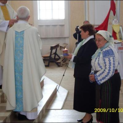 10 octombrie 2009: Butea: Mireasma petalelor de trandafiri (Foto: Iustian-Ionuţ Petre)