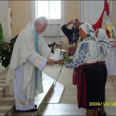 10 octombrie 2009: Butea: Mireasma petalelor de trandafiri (Foto: Iustian-Ionuţ Petre)