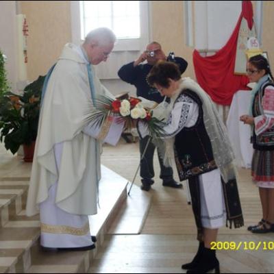 10 octombrie 2009: Butea: Mireasma petalelor de trandafiri (Foto: Iustian-Ionuţ Petre)