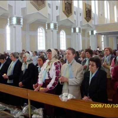 10 octombrie 2009: Butea: Mireasma petalelor de trandafiri (Foto: Iustian-Ionuţ Petre)