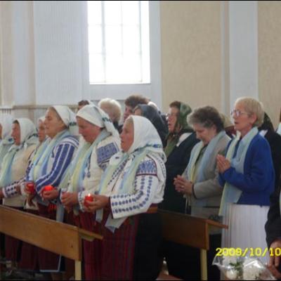 10 octombrie 2009: Butea: Mireasma petalelor de trandafiri (Foto: Iustian-Ionuţ Petre)