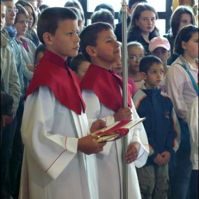 11 octombrie 2009: Iaşi (Parohia "Sf. Tereza"): Hram sub privirile sfinţilor (Foto: Ovidiu Bişog)