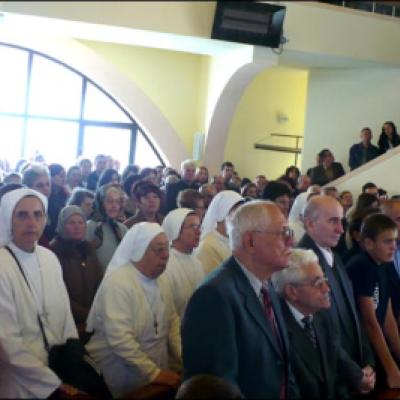 11 octombrie 2009: Iaşi (Parohia "Sf. Tereza"): Hram sub privirile sfinţilor (Foto: Ovidiu Bişog)