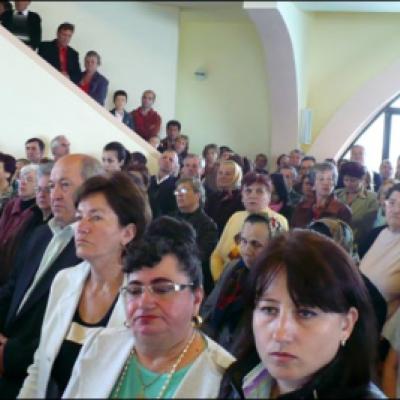 11 octombrie 2009: Iaşi (Parohia "Sf. Tereza"): Hram sub privirile sfinţilor (Foto: Ovidiu Bişog)