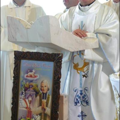 11 octombrie 2009: Iaşi (Parohia "Sf. Tereza"): Hram sub privirile sfinţilor (Foto: Ovidiu Bişog)