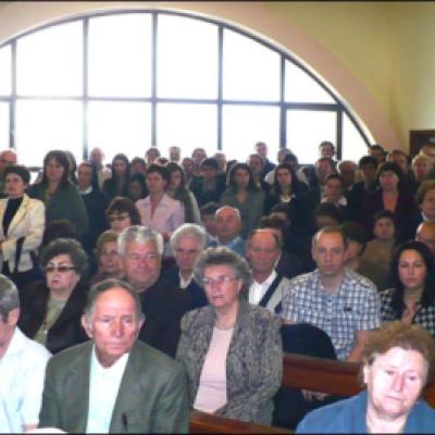 11 octombrie 2009: Iaşi (Parohia "Sf. Tereza"): Hram sub privirile sfinţilor (Foto: Ovidiu Bişog)