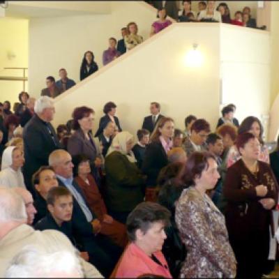 11 octombrie 2009: Iaşi (Parohia "Sf. Tereza"): Hram sub privirile sfinţilor (Foto: Ovidiu Bişog)