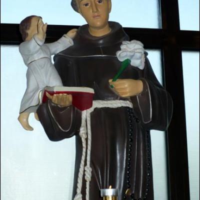 11 octombrie 2009: Iaşi (Parohia "Sf. Tereza"): Hram sub privirile sfinţilor (Foto: Ovidiu Bişog)
