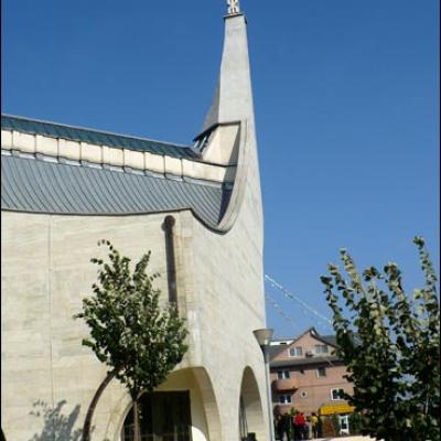 11 octombrie 2009: Iaşi (Parohia "Sf. Tereza"): Hram sub privirile sfinţilor (Foto: Ovidiu Bişog)