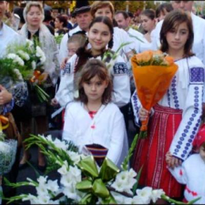 12 octombrie 2009: Zaragoza: Ofrandă de flori adusă Fecioarei Maria