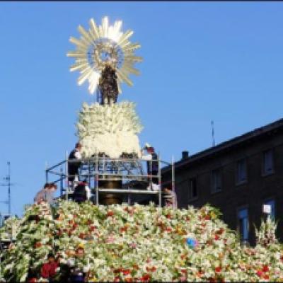 12 octombrie 2009: Zaragoza: Ofrandă de flori adusă Fecioarei Maria