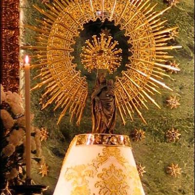 12 octombrie 2009: Zaragoza: Ofrandă de flori adusă Fecioarei Maria