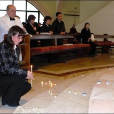 18 octombrie 2009: Iaşi (Parohia "Sf. Tereza"): Ziua Mondială a Misiunilor sub privirea sfintei Tereza, patroana misiunilor (Foto: Ovidiu Bişog)
