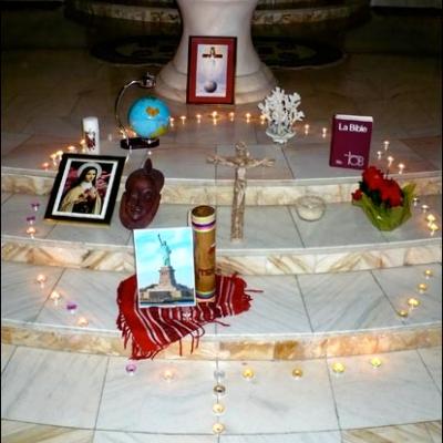 18 octombrie 2009: Iaşi (Parohia "Sf. Tereza"): Ziua Mondială a Misiunilor sub privirea sfintei Tereza, patroana misiunilor (Foto: Ovidiu Bişog)