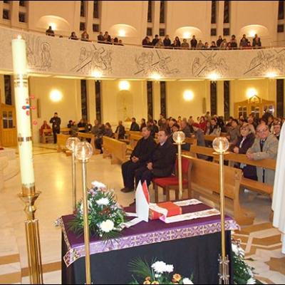 1 noiembrie 2009: Iaşi: Requiem pentru păstorii sufleteşti decedaţi ai diecezei (Foto: Iustian-Ionuţ Petre)