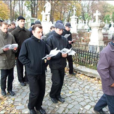 2 noiembrie 2009: Iaşi: Pomenirea tuturor credincioşilor răposaţi - II (Foto: Iustian-Ionuţ Petre)