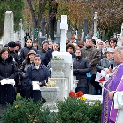2 noiembrie 2009: Iaşi: Pomenirea tuturor credincioşilor răposaţi - II (Foto: Iustian-Ionuţ Petre)