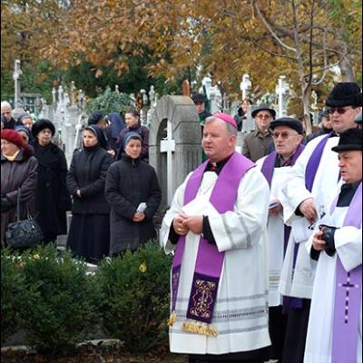 2 noiembrie 2009: Iaşi: Pomenirea tuturor credincioşilor răposaţi - II (Foto: Iustian-Ionuţ Petre)
