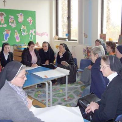 3 noiembrie 2009: Iugani: Consfătuirea semestrială a directoarelor şi responsabilelor de grădiniţe confesionale ale Diecezei de Iaşi