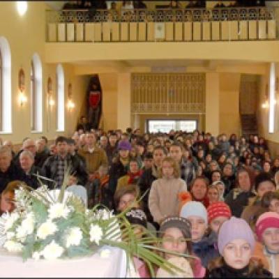 8 noiembrie 2009: Galbeni: Binecuvântarea clădirii centrului socio-cultural