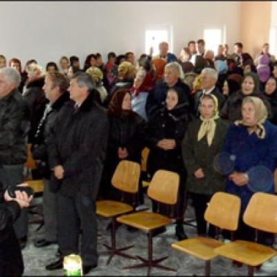 8 noiembrie 2009: Galbeni: Binecuvântarea clădirii centrului socio-cultural