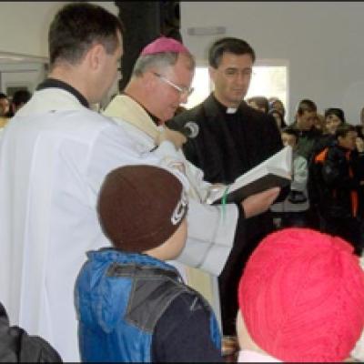 8 noiembrie 2009: Galbeni: Binecuvântarea clădirii centrului socio-cultural