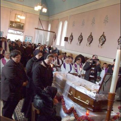 12 noiembrie 2009: Gutinaş: Funeraliile părintelui Robert-Enrich Matei