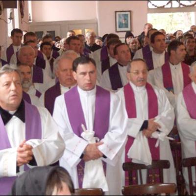 12 noiembrie 2009: Gutinaş: Funeraliile părintelui Robert-Enrich Matei