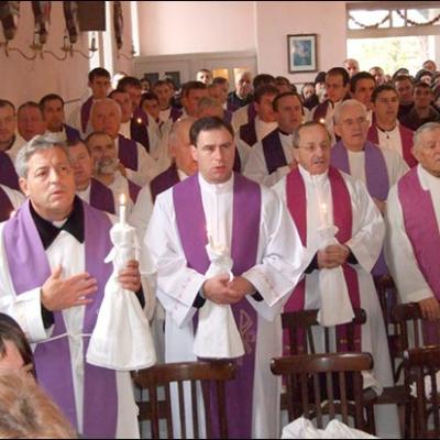 12 noiembrie 2009: Gutinaş: Funeraliile părintelui Robert-Enrich Matei