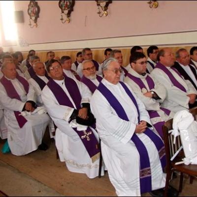 12 noiembrie 2009: Gutinaş: Funeraliile părintelui Robert-Enrich Matei