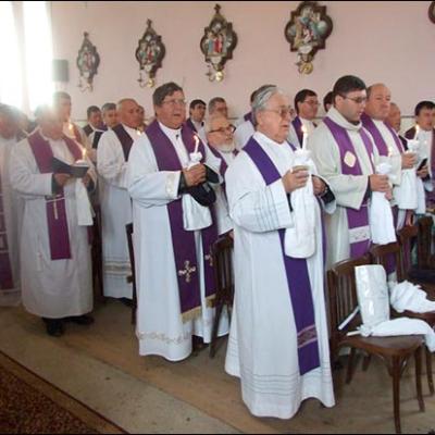 12 noiembrie 2009: Gutinaş: Funeraliile părintelui Robert-Enrich Matei