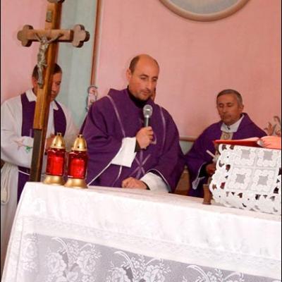12 noiembrie 2009: Gutinaş: Funeraliile părintelui Robert-Enrich Matei
