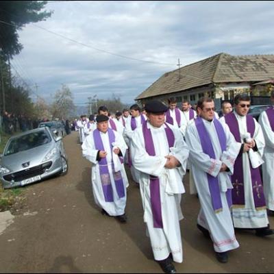 12 noiembrie 2009: Gutinaş: Funeraliile părintelui Robert-Enrich Matei