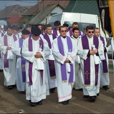 12 noiembrie 2009: Gutinaş: Funeraliile părintelui Robert-Enrich Matei