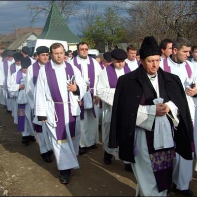 12 noiembrie 2009: Gutinaş: Funeraliile părintelui Robert-Enrich Matei