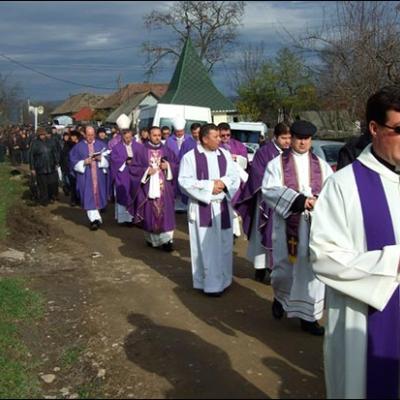 12 noiembrie 2009: Gutinaş: Funeraliile părintelui Robert-Enrich Matei