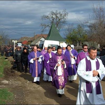 12 noiembrie 2009: Gutinaş: Funeraliile părintelui Robert-Enrich Matei