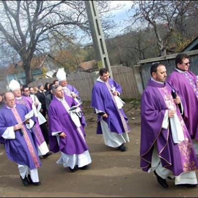 12 noiembrie 2009: Gutinaş: Funeraliile părintelui Robert-Enrich Matei