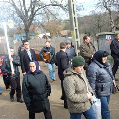 12 noiembrie 2009: Gutinaş: Funeraliile părintelui Robert-Enrich Matei