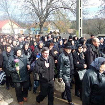 12 noiembrie 2009: Gutinaş: Funeraliile părintelui Robert-Enrich Matei
