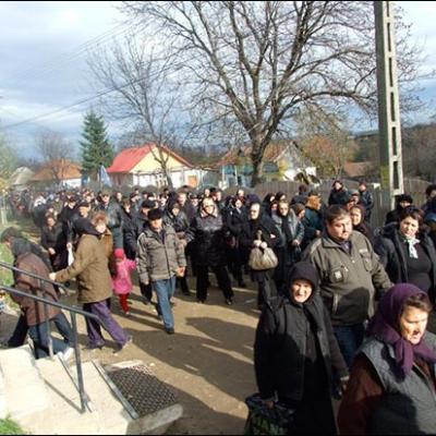 12 noiembrie 2009: Gutinaş: Funeraliile părintelui Robert-Enrich Matei