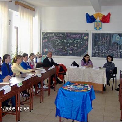 12 noiembrie 2009: Oneşti: Prezentarea Liceului Teologic "Fericitul Ieremia"