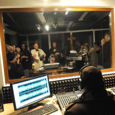 21 noiembrie 2009: Iaşi: Sfinţirea studioului "Radio Maria Iaşi" (Foto: FOCUS/Adrian Cuba)