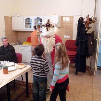 6 decembrie 2009: Budapesta: Românii catolici din Parohia "Sfânta Ana" şi sărbătoarea Sfântul Nicolae