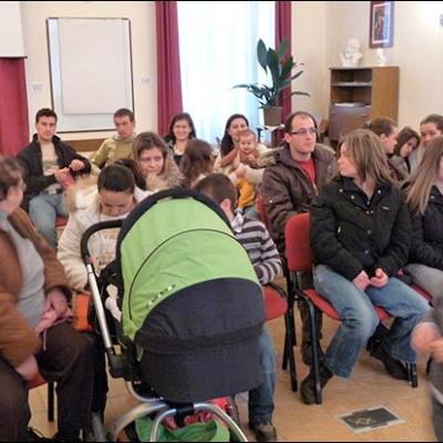6 decembrie 2009: Budapesta: Românii catolici din Parohia "Sfânta Ana" şi sărbătoarea Sfântul Nicolae
